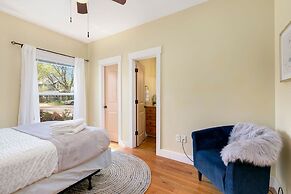 Spacious Old Town Home Walk to Dining & Culture!