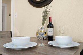 Spacious Old Town Home Walk to Dining & Culture!