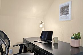 Spacious Old Town Home Walk to Dining & Culture!