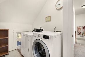 Spacious Old Town Home Walk to Dining & Culture!