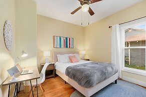 Spacious Old Town Home Walk to Dining & Culture!