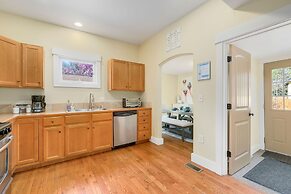 Spacious Old Town Home Walk to Dining & Culture!