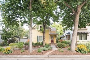 Spacious Old Town Home Walk to Dining & Culture!