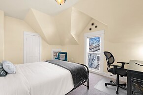 Spacious Old Town Home Walk to Dining & Culture!