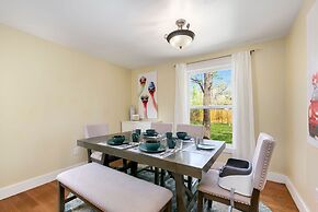 Spacious Old Town Home Walk to Dining & Culture!