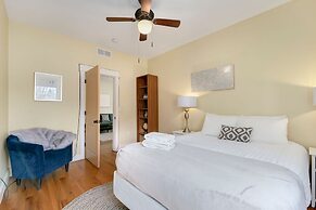 Spacious Old Town Home Walk to Dining & Culture!