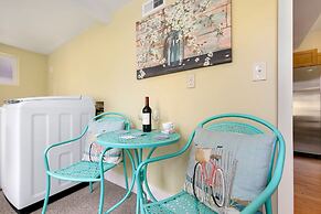 Spacious Old Town Home Walk to Dining & Culture!