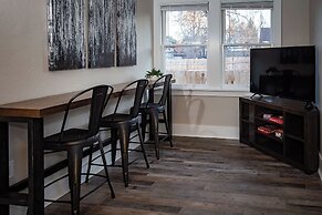 Greeley Station UNC Retreat w/ Fire Pit & Bikes