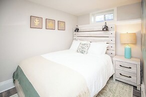 Greeley Station UNC Retreat w/ Fire Pit & Bikes