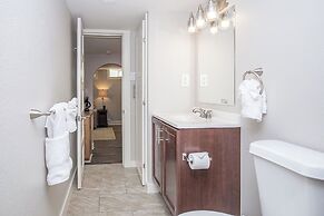 Greeley Station UNC Retreat w/ Fire Pit & Bikes