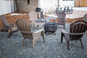Greeley Station UNC Retreat w/ Fire Pit & Bikes