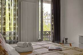 Elegant 3BR Arc de Triomphe