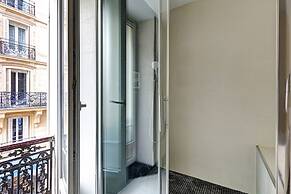 Elegant 3BR Arc de Triomphe