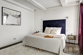 Elegant 3BR Arc de Triomphe