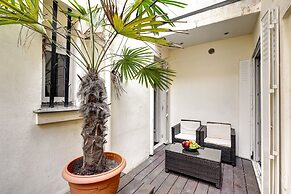 Elegant 3BR Arc de Triomphe