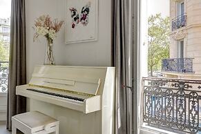 Elegant 3BR Arc de Triomphe