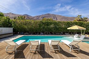 Luxury 4-bedroom Home With Pool Spa Stunning Mountain Views