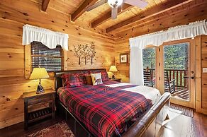 Knotty Pines - Lux Lodge Pool Theater Hot Tub