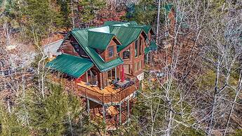 Knotty Pines - Lux Lodge Pool Theater Hot Tub