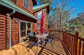 Knotty Pines - Lux Lodge Pool Theater Hot Tub