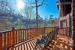 Knotty Pines - Lux Lodge Pool Theater Hot Tub