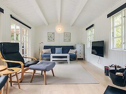 6 Person Holiday Home in Gedser