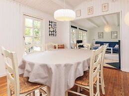 6 Person Holiday Home in Gedser