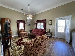Gracie's Place 2 Bedroom Cottage