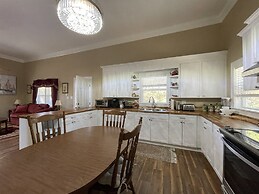 Gracie's Place 2 Bedroom Cottage