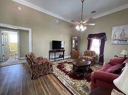 Gracie's Place 2 Bedroom Cottage