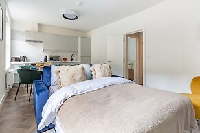 Modern 1BR Downtown Stay