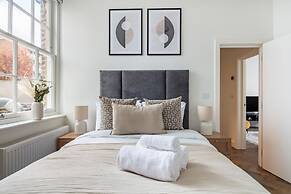 Modern 1BR Downtown Stay