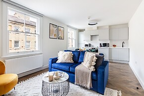 Modern 1BR Downtown Stay