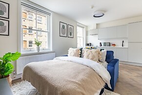 Modern 1BR Downtown Stay