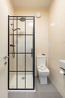 Modern 1BR Downtown Stay