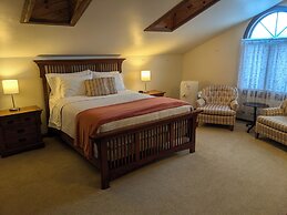 The Carriage House Inn Bed and Breakfast