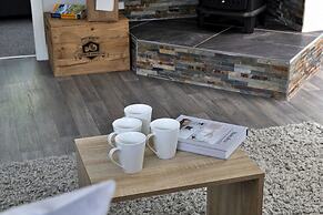 Cottage in Rowen by River & Pet-friendly Trails