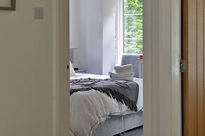 Cottage in Rowen by River & Pet-friendly Trails