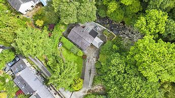 Cottage in Rowen by River & Pet-friendly Trails