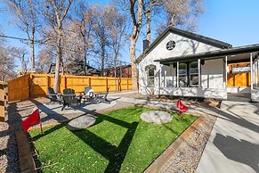 Old Town Retreat w/ Hot Tub Perfect for Groups!