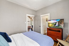 Old Town Retreat w/ Hot Tub Perfect for Groups!