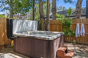 Old Town Retreat w/ Hot Tub Perfect for Groups!
