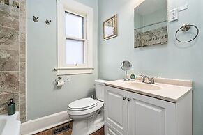 Old Town Retreat w/ Hot Tub Perfect for Groups!