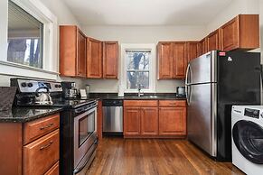 Old Town Retreat w/ Hot Tub Perfect for Groups!