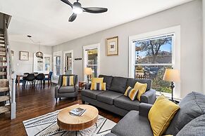 Old Town Retreat w/ Hot Tub Perfect for Groups!