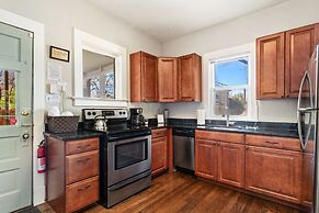 Old Town Retreat w/ Hot Tub Perfect for Groups!