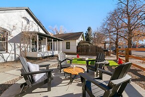 Old Town Retreat w/ Hot Tub Perfect for Groups!