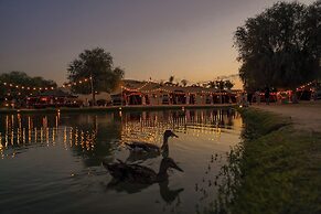 Al Marmoom Oasis Luxury Tents and Bedouin Experience