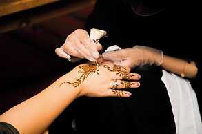 Al Marmoom Oasis Luxury Tents and Bedouin Experience