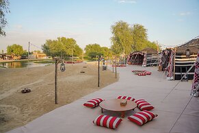Al Marmoom Oasis Luxury Tents and Bedouin Experience